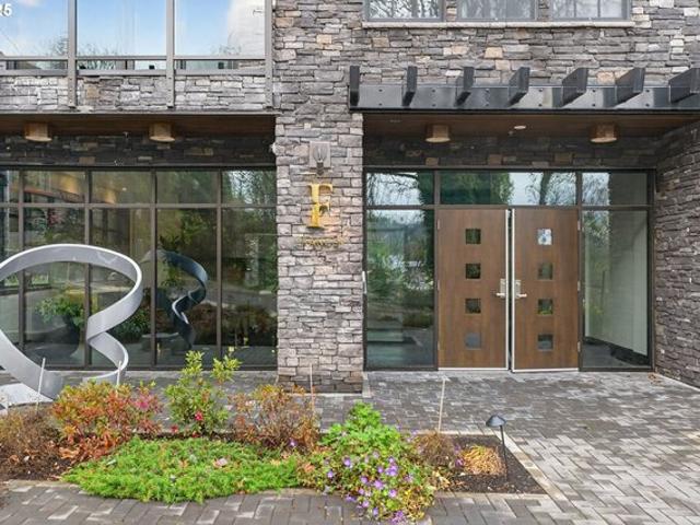 Condo for sale in Oregonia