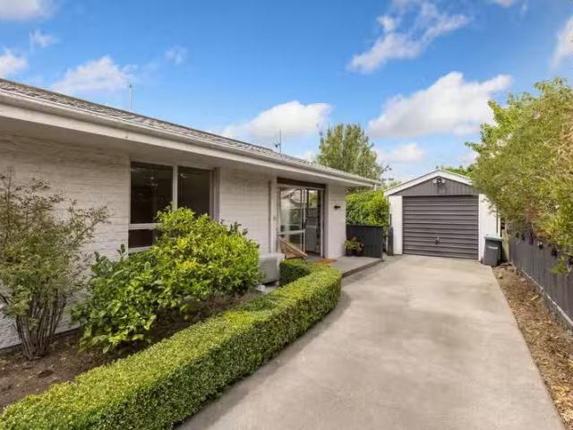House for sale in Chaslands, Canterbury