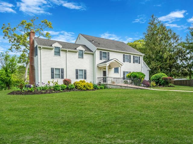 House for sale in Bayport House for sale in Bayport