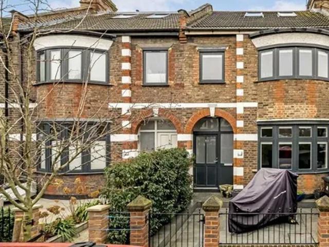 House for rent in London Borough of Ealing, Greater London
