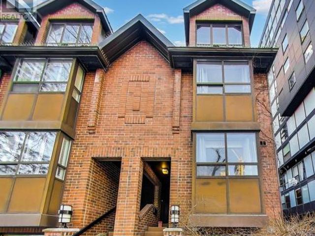 Townhouse for sale in Woburn, Ontario