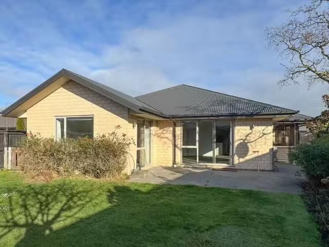 House for rent in Chaslands, Canterbury