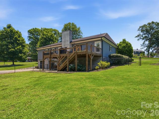 House for sale in Hiddenite, North Carolina