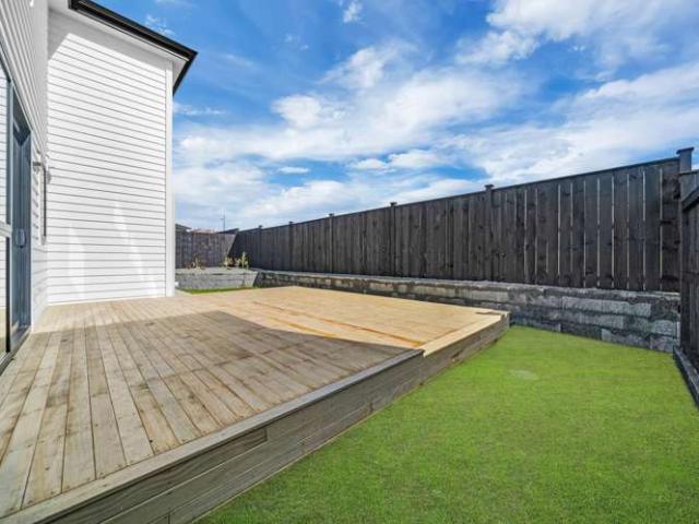 House for sale in Karaka, Franklin