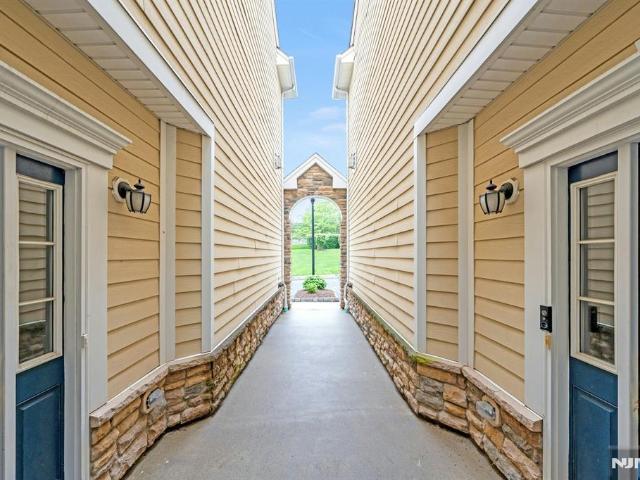 Townhouse for sale in Montvale