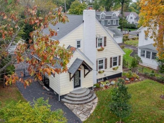 House for sale in Chatham, New Jersey