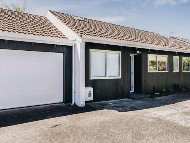 Apartment for sale in Birkdale, Kaipātiki