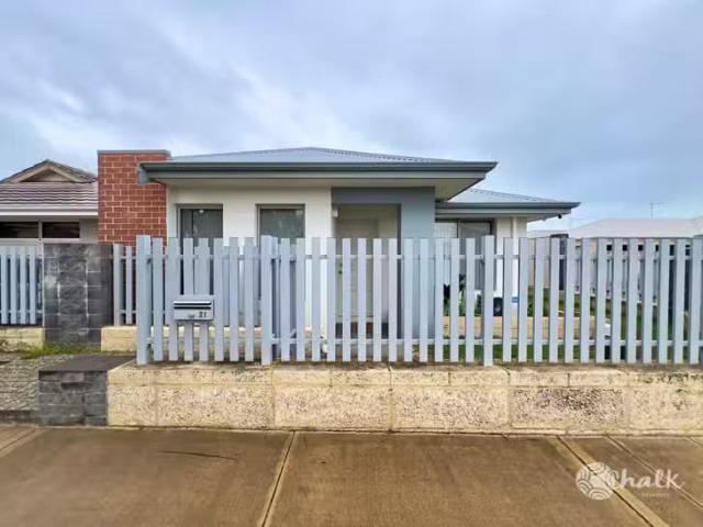 House for rent in Golden Bay