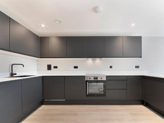 Apartment for rent in Dudden Hill, Greater London