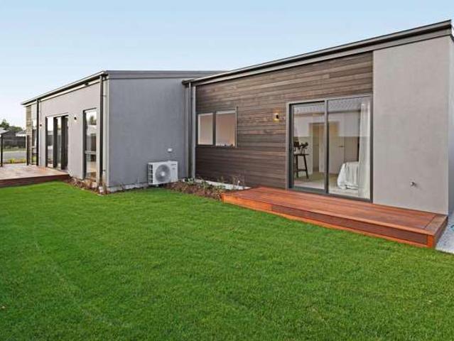 House for sale in Chaslands, Canterbury