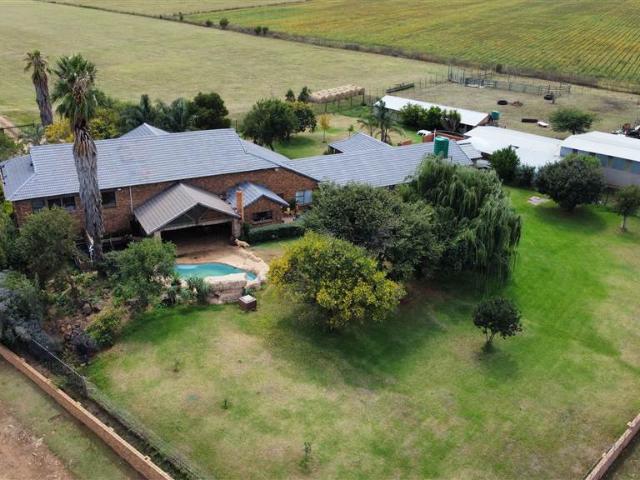 Farm for sale in Waterkloof, Gauteng