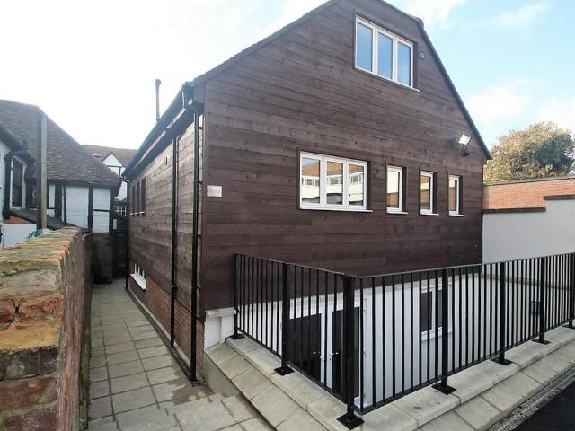 House for rent in Daws Hill, Cressex