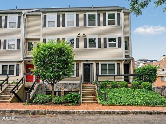 Townhouse for sale in Cos Cob, Connecticut