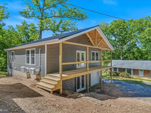 House for sale in Berkeley Springs, West Virginia