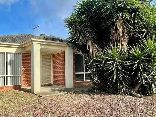 House for rent in Westbourne Manor, Melbourne