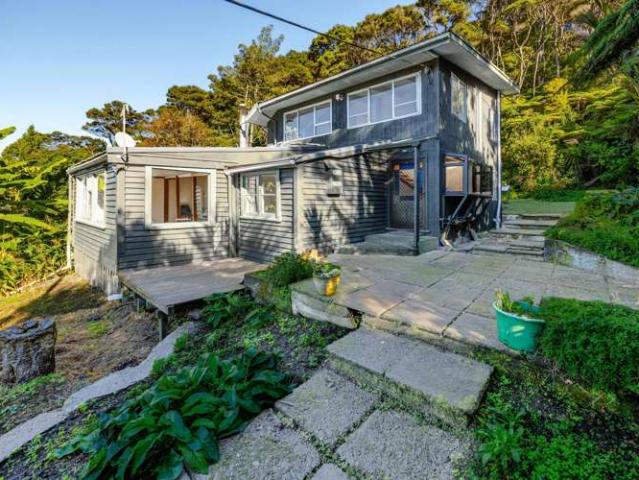 House for sale in Huia