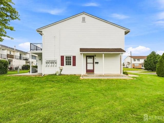Townhouse for sale in Cliffwood, New Jersey