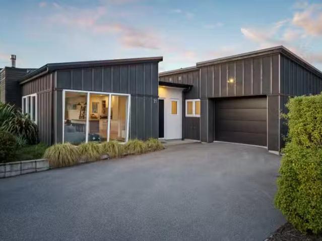 House for sale in Otakou