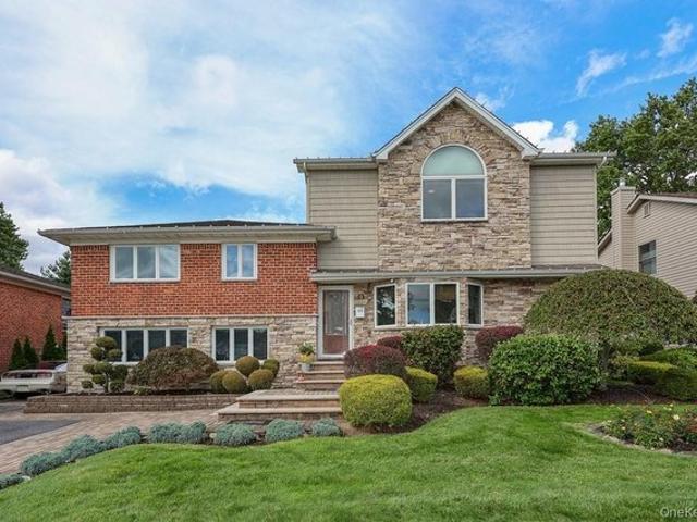 House for sale in Syosset, Nassau County