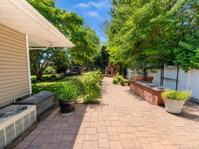 House for sale in Huntington, New York