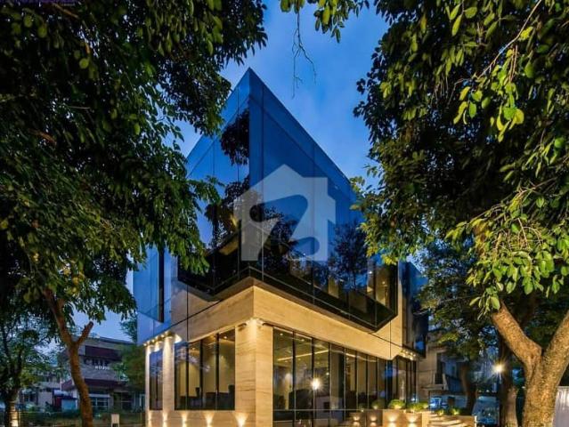 Building for sale in Islamabad