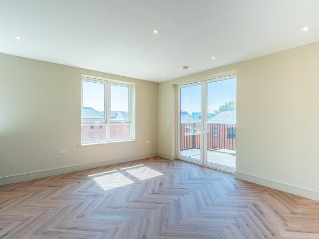 Apartment for rent in London Borough of Merton, Collier's Wood