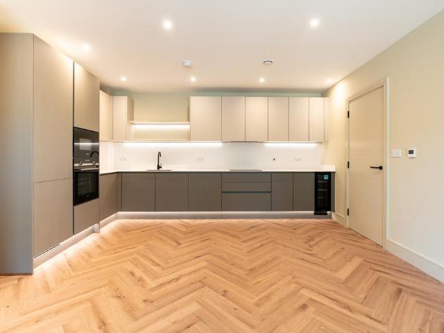 Apartment for rent in Springfield Village, Greater London