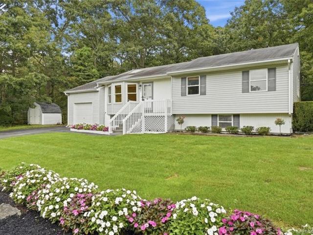 House for sale in Shirley, Town of Brookhaven