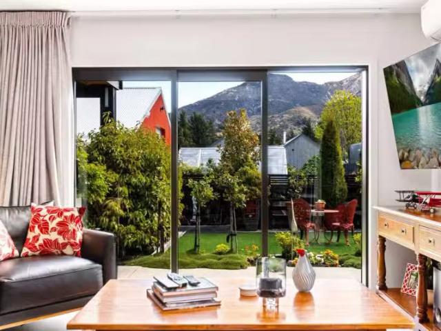 House for sale in Otakou