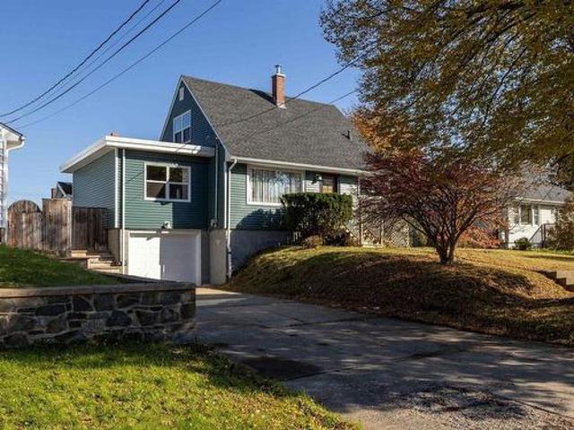 House for sale in Commodore Park, Dartmouth