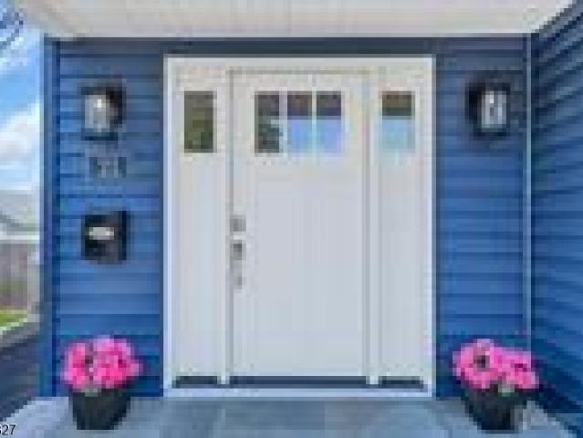 House for sale in Edison, New Jersey