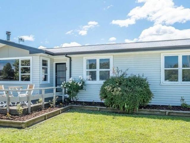House for rent in Paraparaumu Beach, Wellington