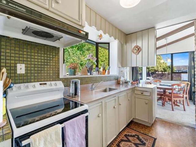 House for sale in Chaslands, Canterbury