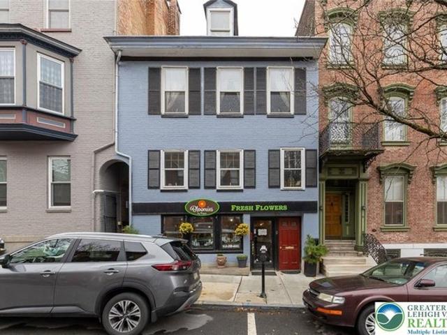House for sale in Easton, Pennsylvania