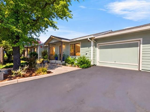 Townhouse for sale in East Petaluma, Petaluma