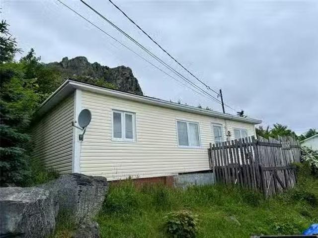 House for sale in Upper Island Cove, Newfoundland And Labrador