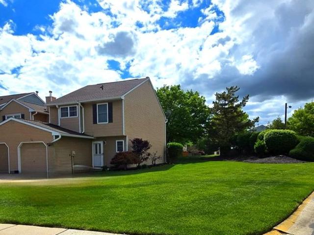 Townhouse for sale in Bordentown, New Jersey