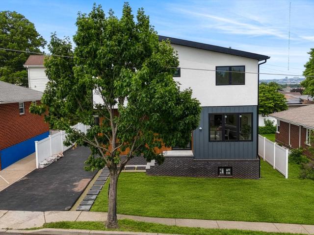 House for sale in Hudson, New Jersey