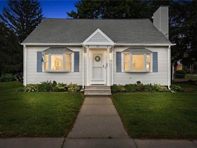 House for sale in Lincoln, Rhode Island