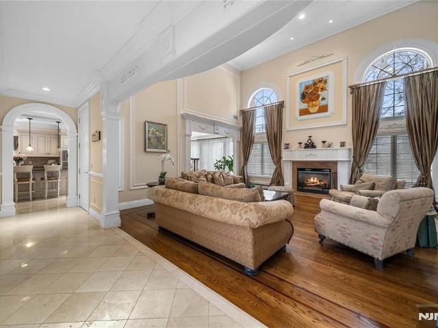 House for sale in Englewood Cliffs, New Jersey