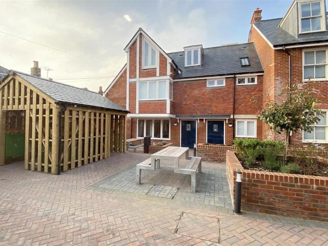 Apartment for rent in Longport, Canterbury