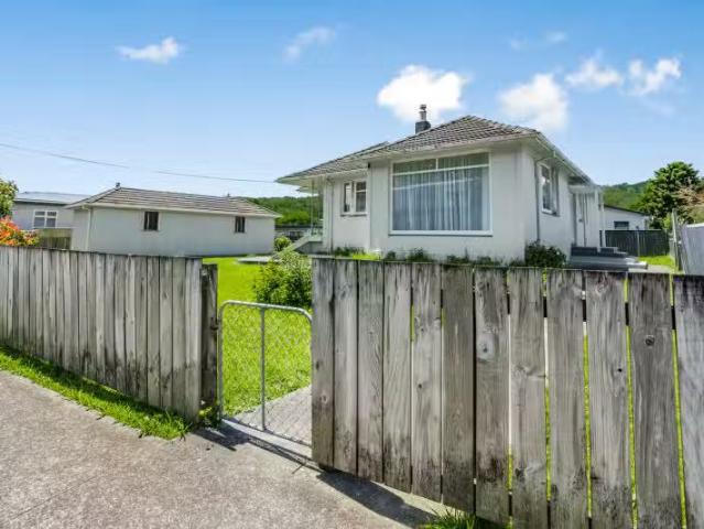 House for sale in Days Bay, Wellington