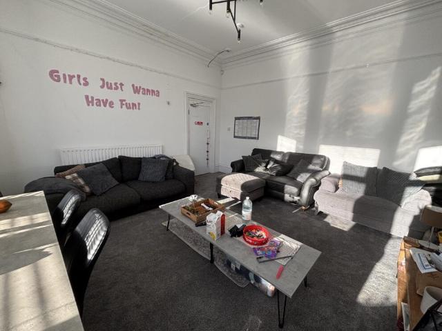 House for rent in Hyde Park, West Yorkshire