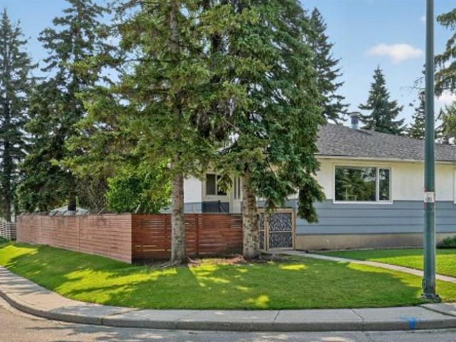 House for sale in Rosscarrock, Calgary