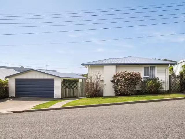 House for sale in Little Akaloa, Canterbury
