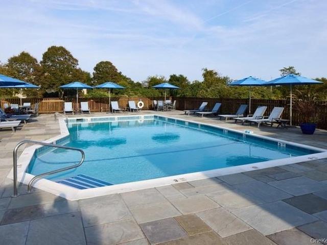 Condo for sale in Wainscott, New York