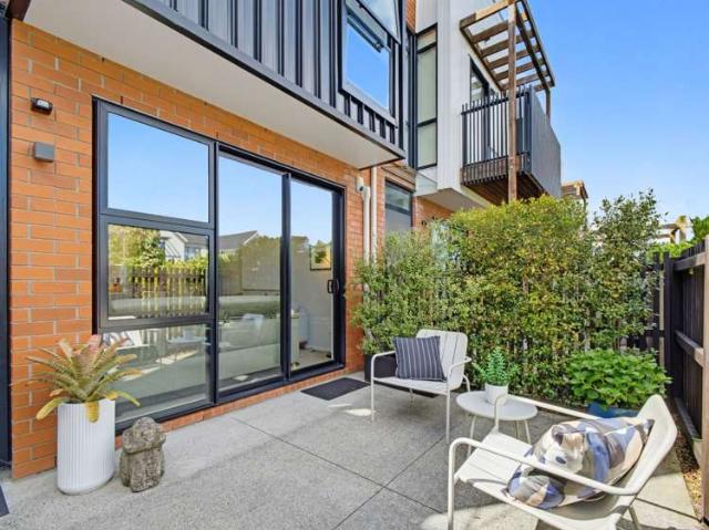 Townhouse for sale in Hobsonville, Upper Harbour