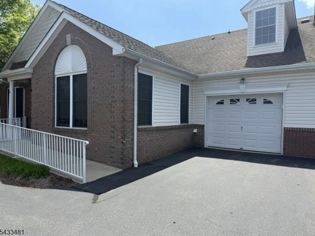 Townhouse for sale in Raritan, New Jersey