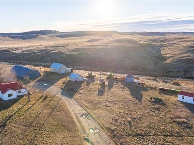 House for sale in Broadview, Montana