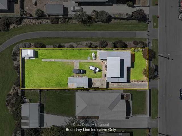 House for sale in Chaslands, Canterbury